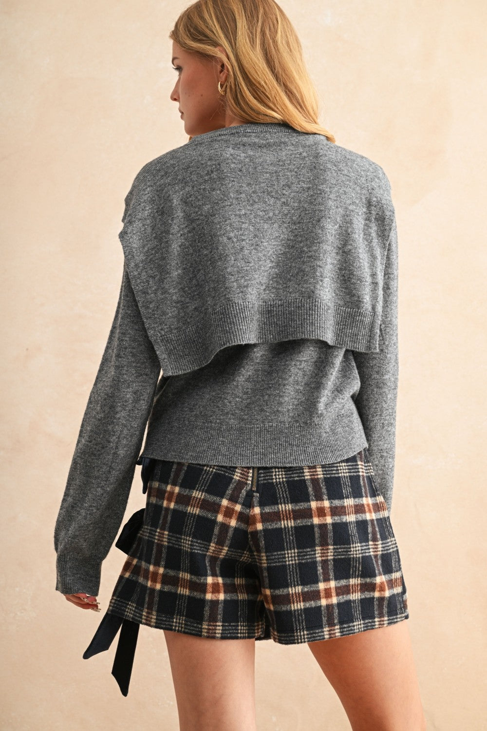 Round Neck Basic Sweater With Shoulder Detail