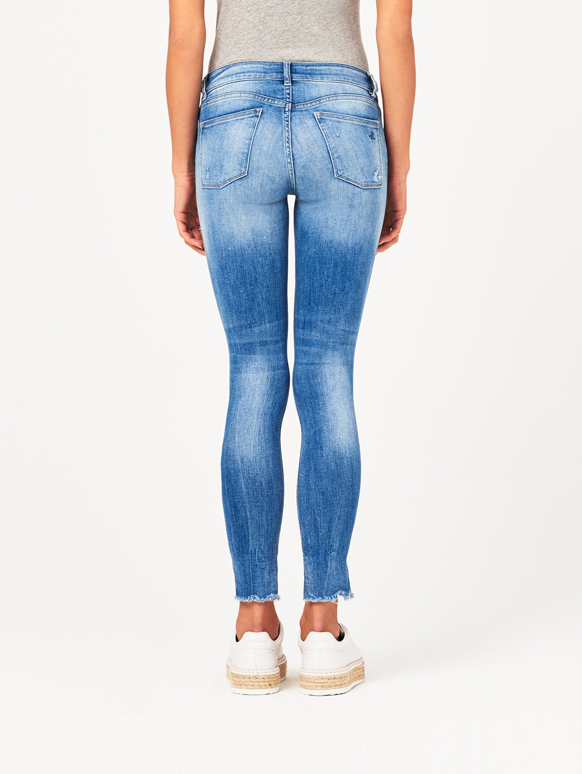 DL1961- Emma in Melbourne