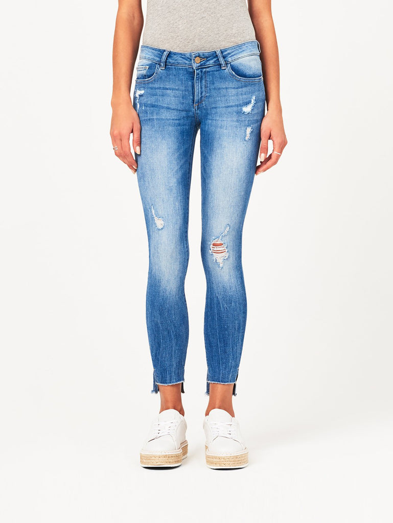 DL1961- Emma in Melbourne