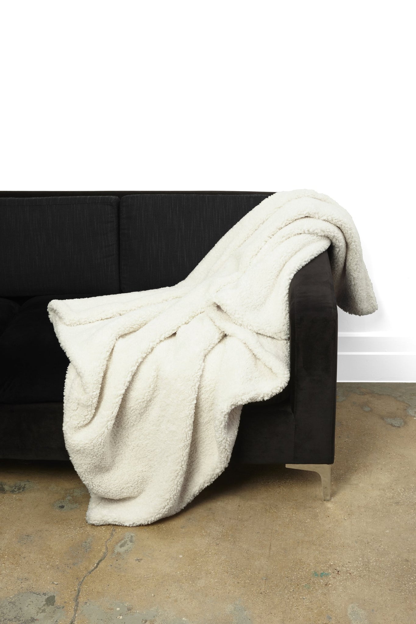 Apparis Shruti Ivory